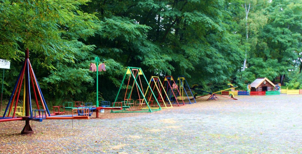 فندق Rogowفي  Park Lesny 'U Kaczyny' المظهر الخارجي الصورة