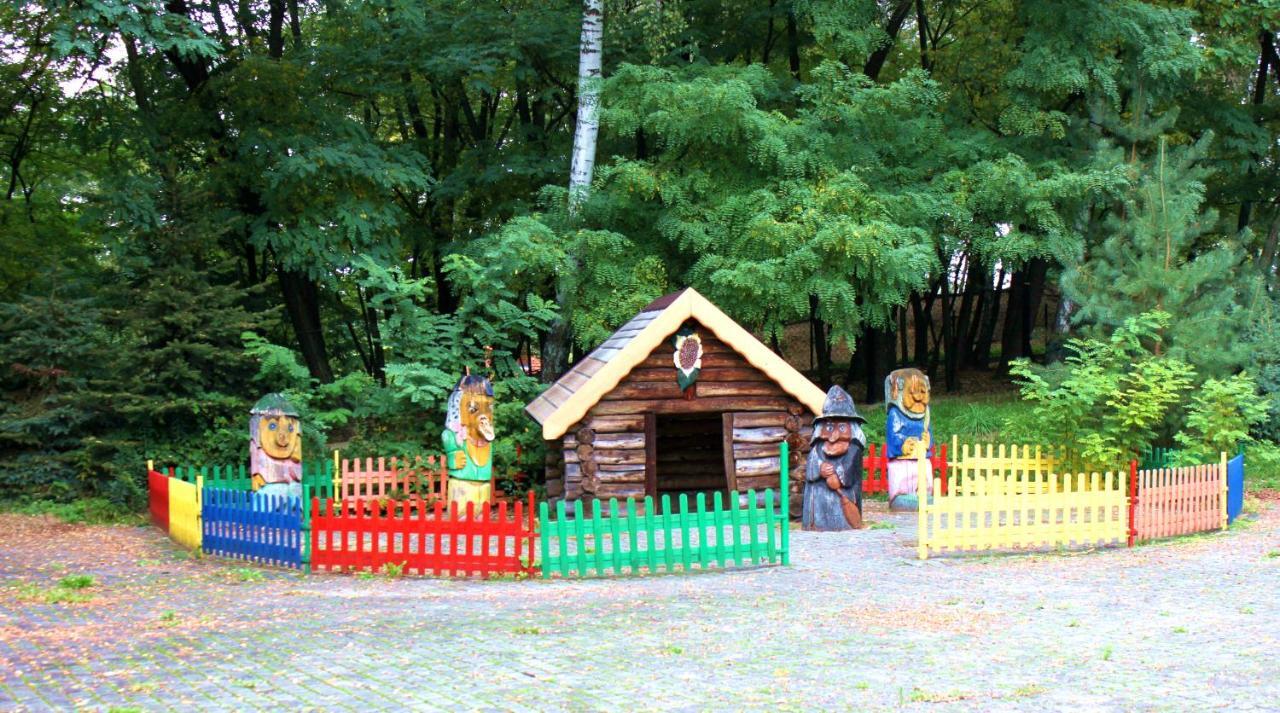 فندق Rogowفي  Park Lesny 'U Kaczyny' المظهر الخارجي الصورة